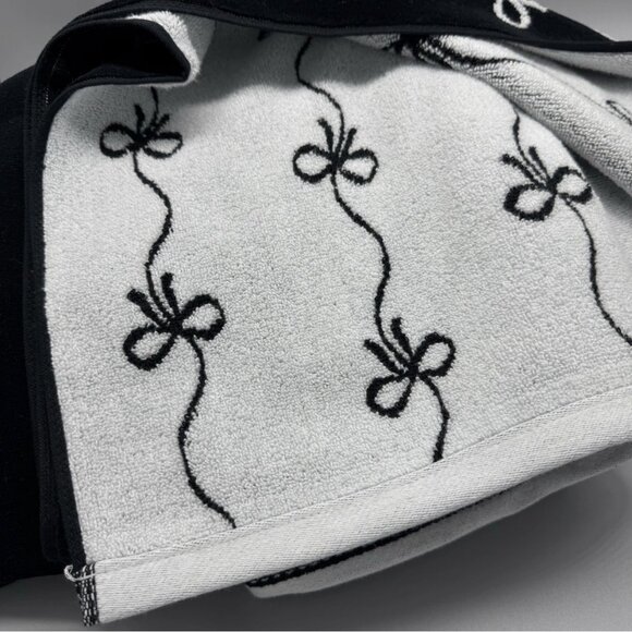4pc Rachel Zoe Black White Trailing Ribbon Bows 2 Bath 2 Hand Towel Set NEW - Picture 6 of 8